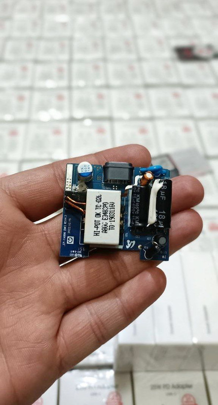 کلگی شارژ 25W سرکارتنی اورجینال 100 درصد ویتنام